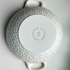Le Creuset Fleur soup pot